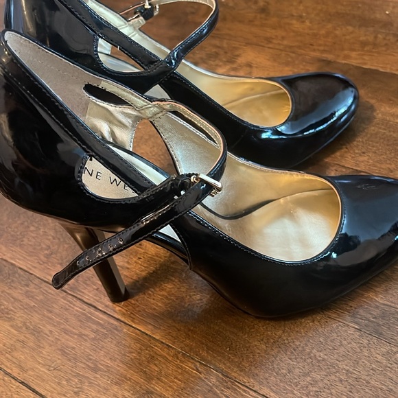 Nine West heels - Picture 2 of 6